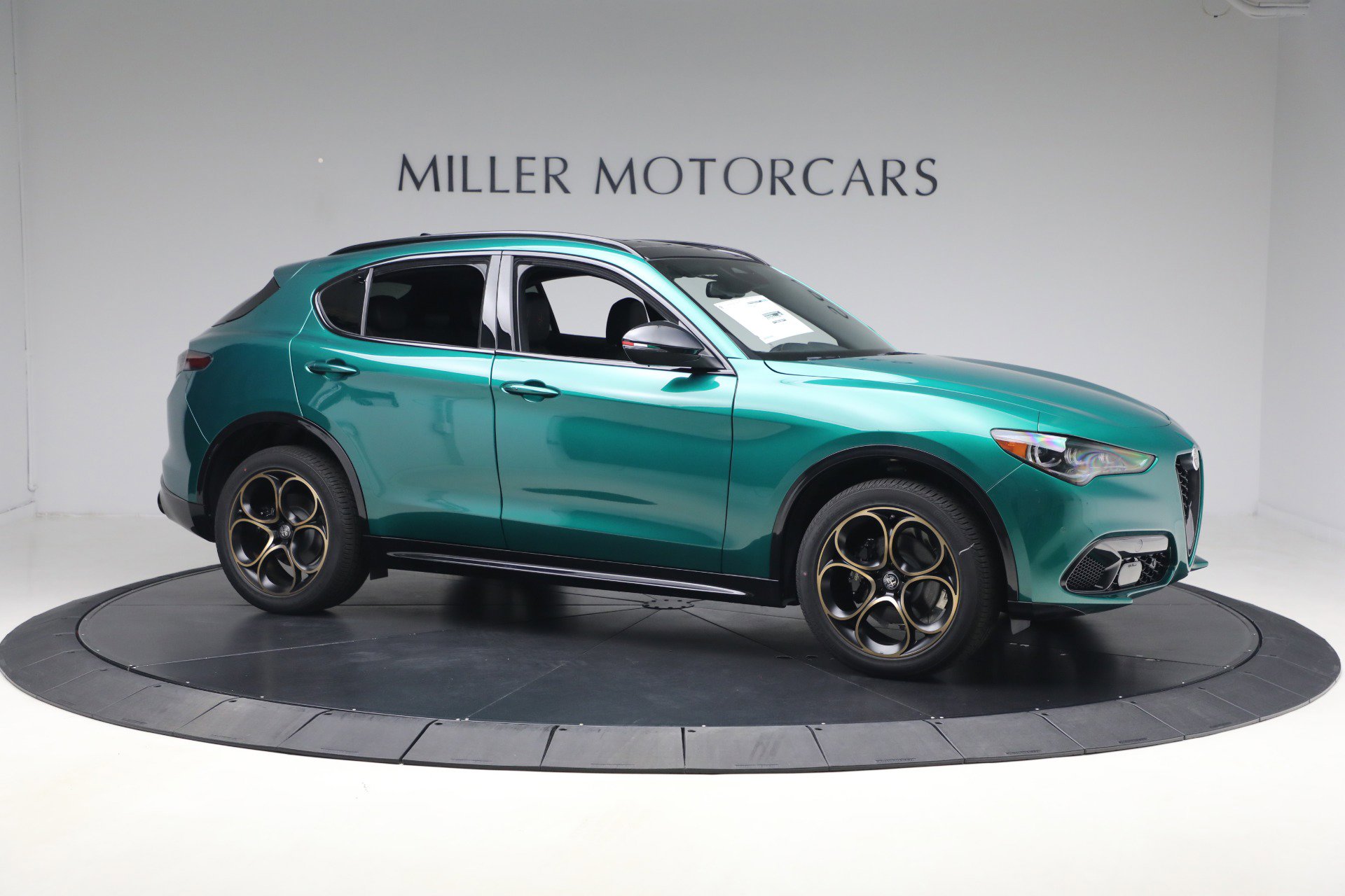 New 2025 Alfa Romeo Stelvio Sprint image 10