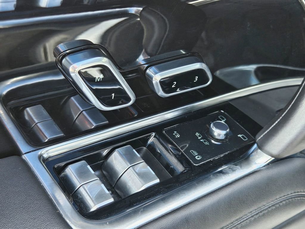 Used 2023 Land Rover Range Rover Autobiography AWD/4WD image 14