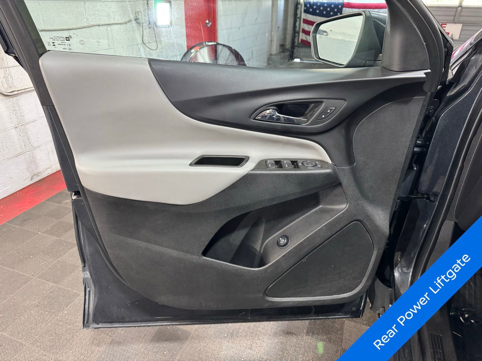 Used 2023 Chevrolet Equinox LT w/ Driver Convenience Package image 11