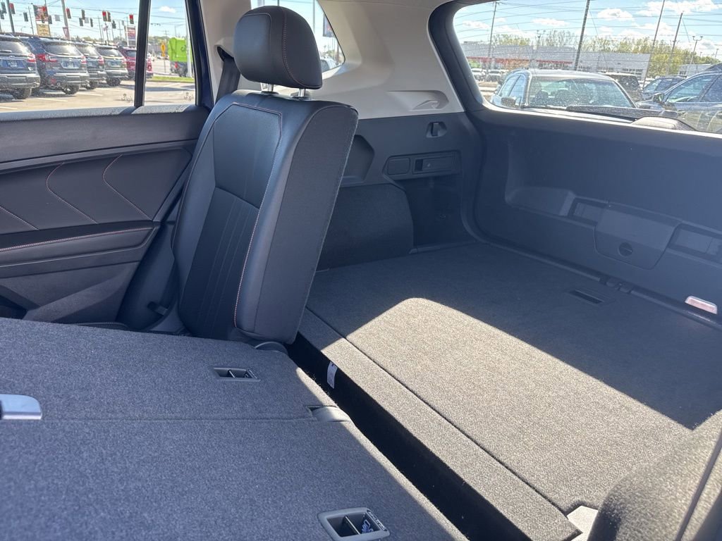 Used 2024 Volkswagen Tiguan SE image 26