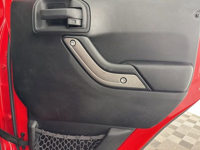Used 2015 Jeep Wrangler Unlimited Sport w/ Dual Top Group image 22