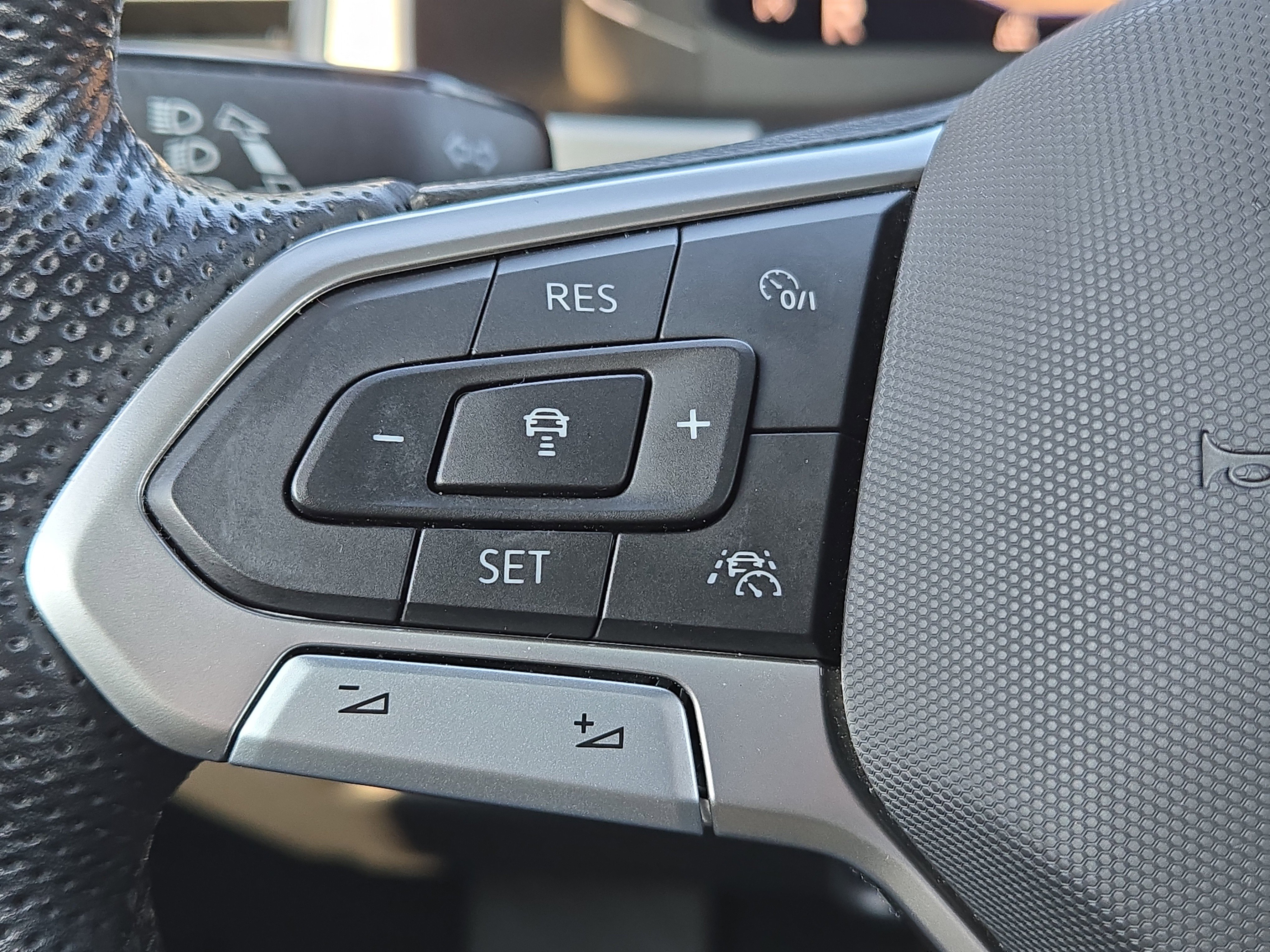 Used 2023 Volkswagen Atlas Cross Sport SEL R-Line image 32