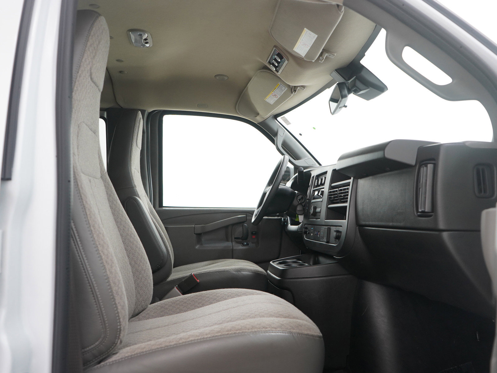 Used 2025 Chevrolet Express 3500 LT w/ LT Preferred Equipment Group image 11
