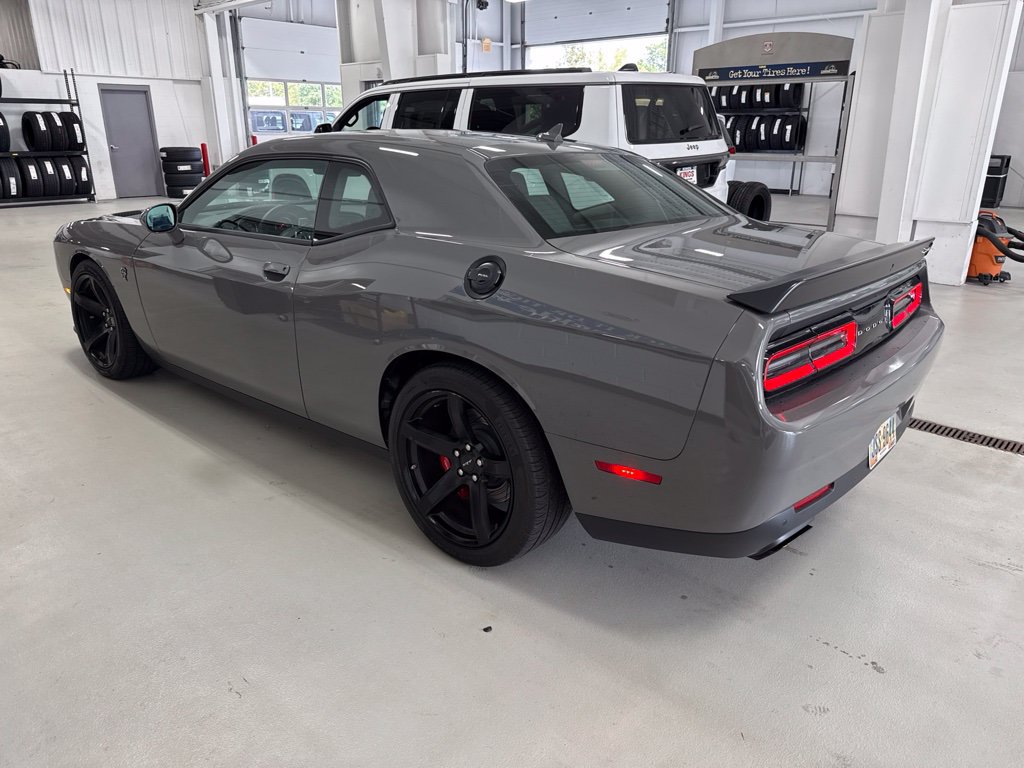 Used 2017 Dodge Challenger SRT Hellcat RWD image 5