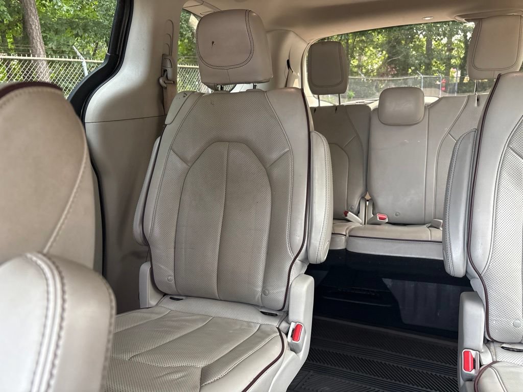 Used 2020 Chrysler Pacifica Limited FWD image 12