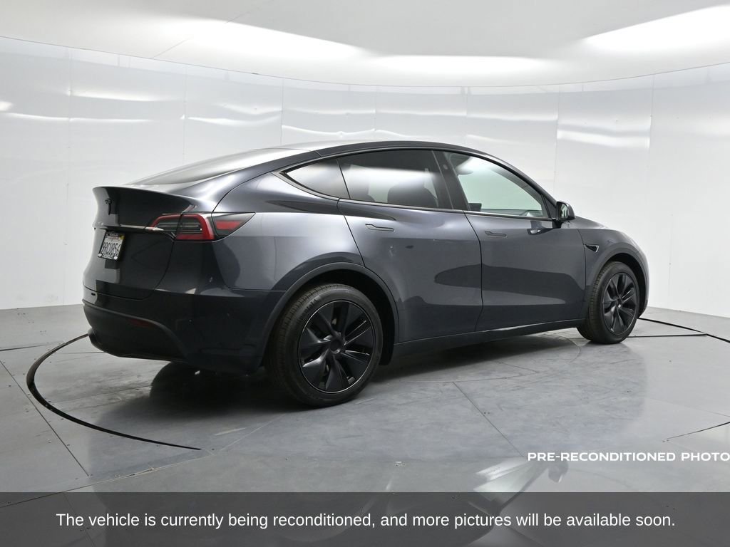 Used 2025 Tesla Model Y Long Range image 37