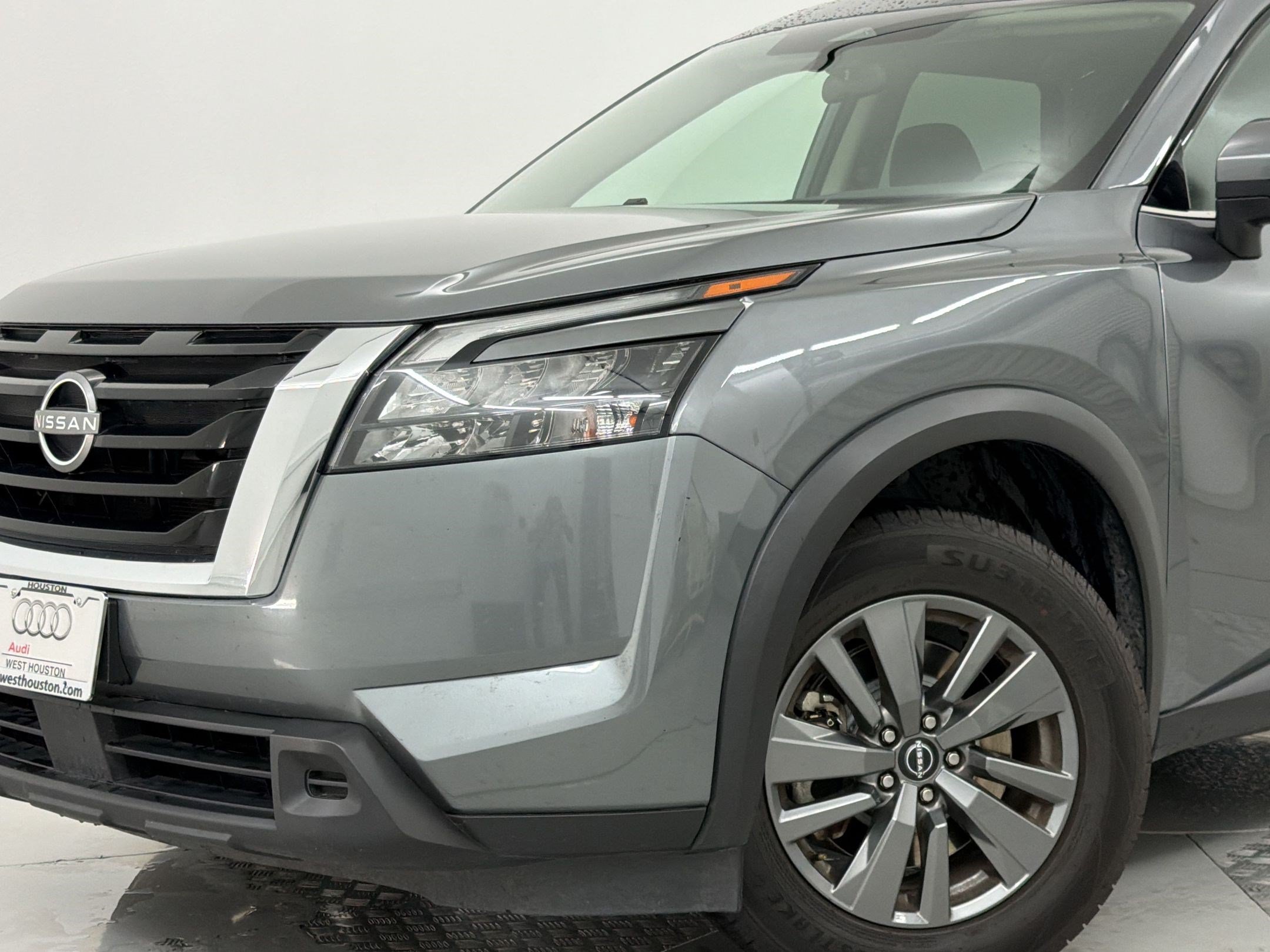 Used 2024 Nissan Pathfinder SV FWD image 24