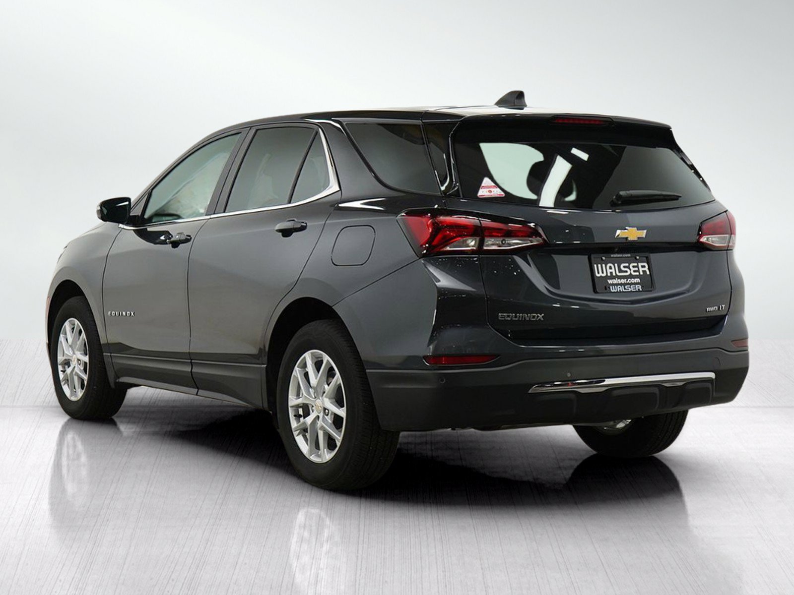 Used 2023 Chevrolet Equinox LT AWD/4WD image 3