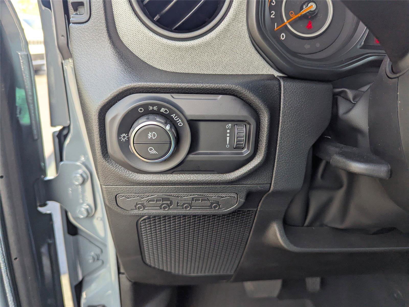 New 2025 Jeep Gladiator Sport image 34