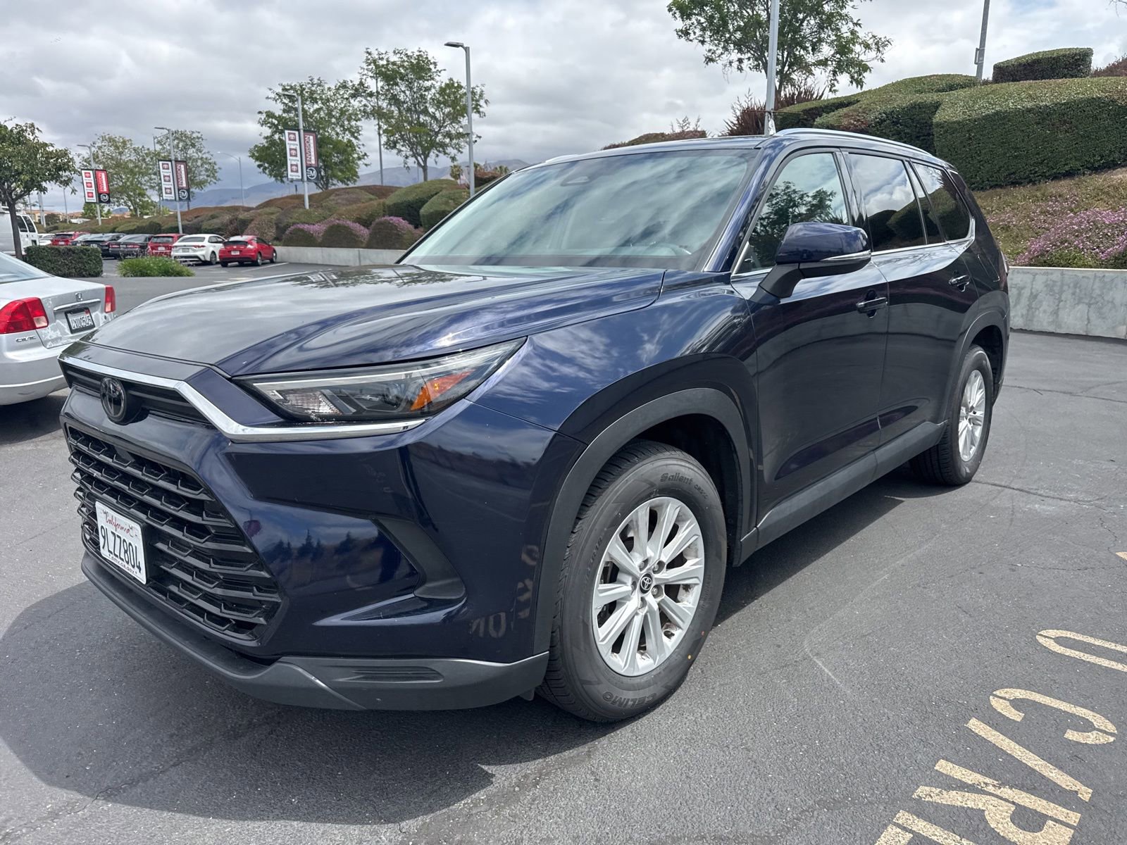 Used 2024 Toyota Grand Highlander AWD image 3