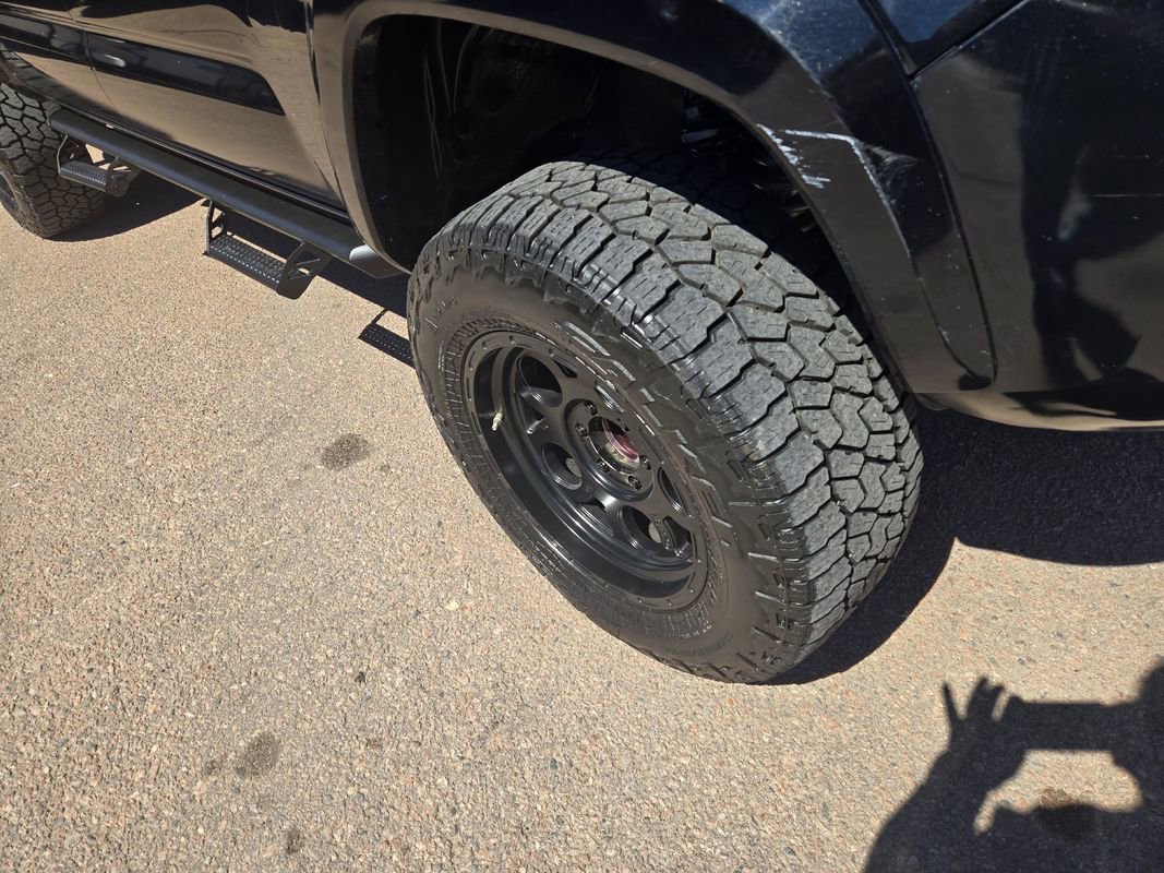 Used 2018 Toyota Tacoma TRD Sport w/ Technology Package AWD/4WD image 25