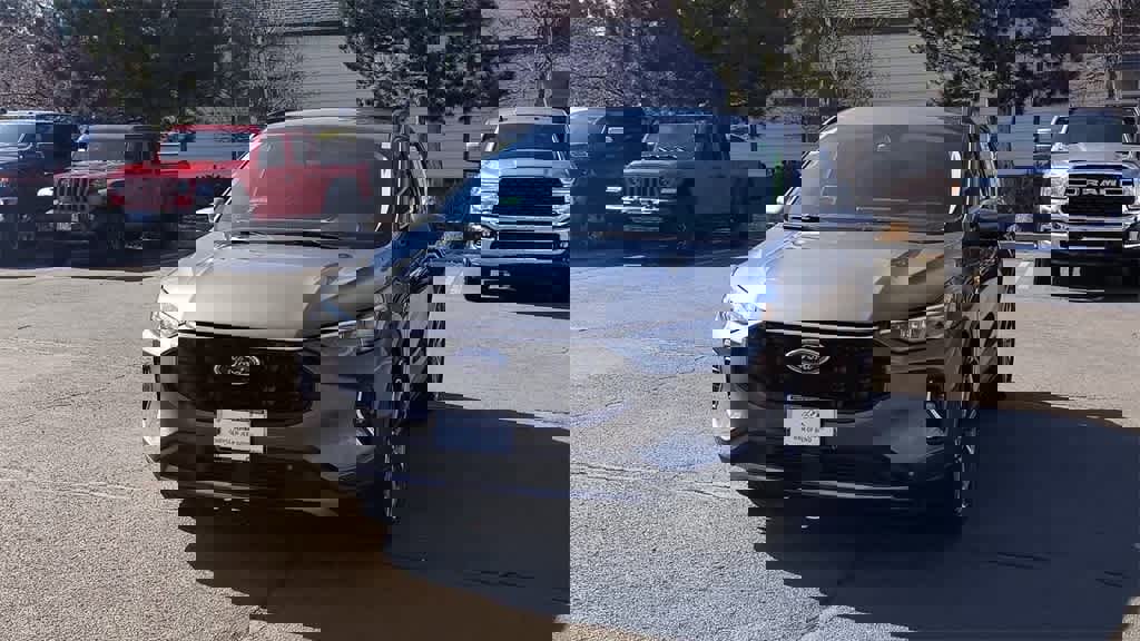 Used 2023 Ford Escape Platinum image 7