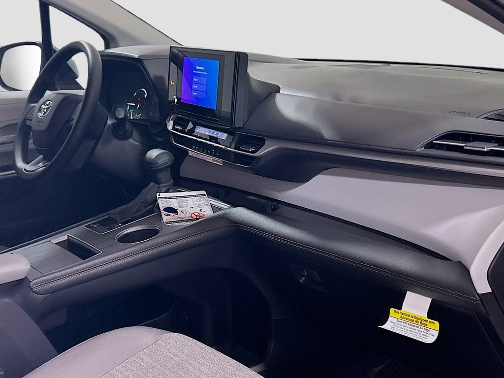 New 2026 Toyota Sienna LE FWD image 28