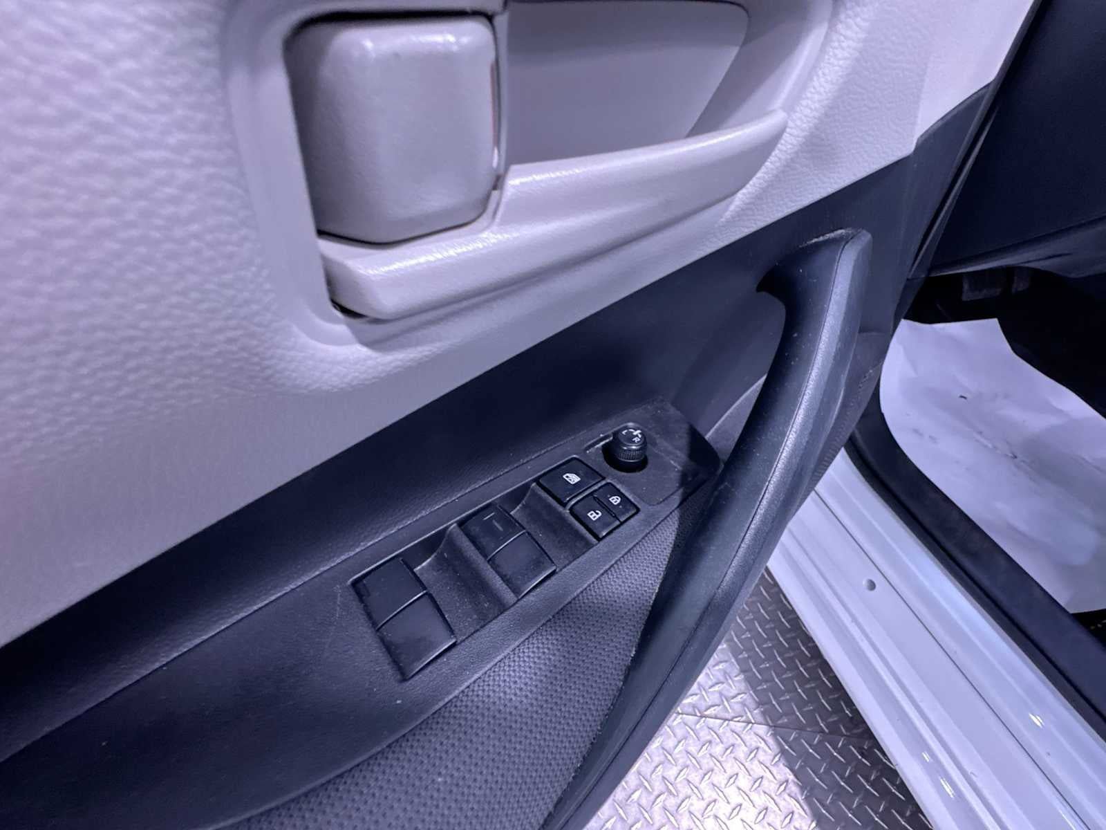 Used 2023 Toyota Corolla LE FWD image 4