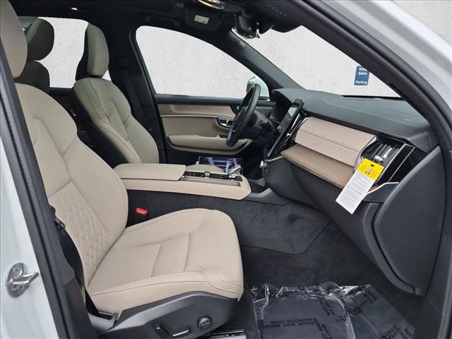 Used 2026 Volvo XC90 B6 Plus w/ Protection Package Premier AWD/4WD image 21