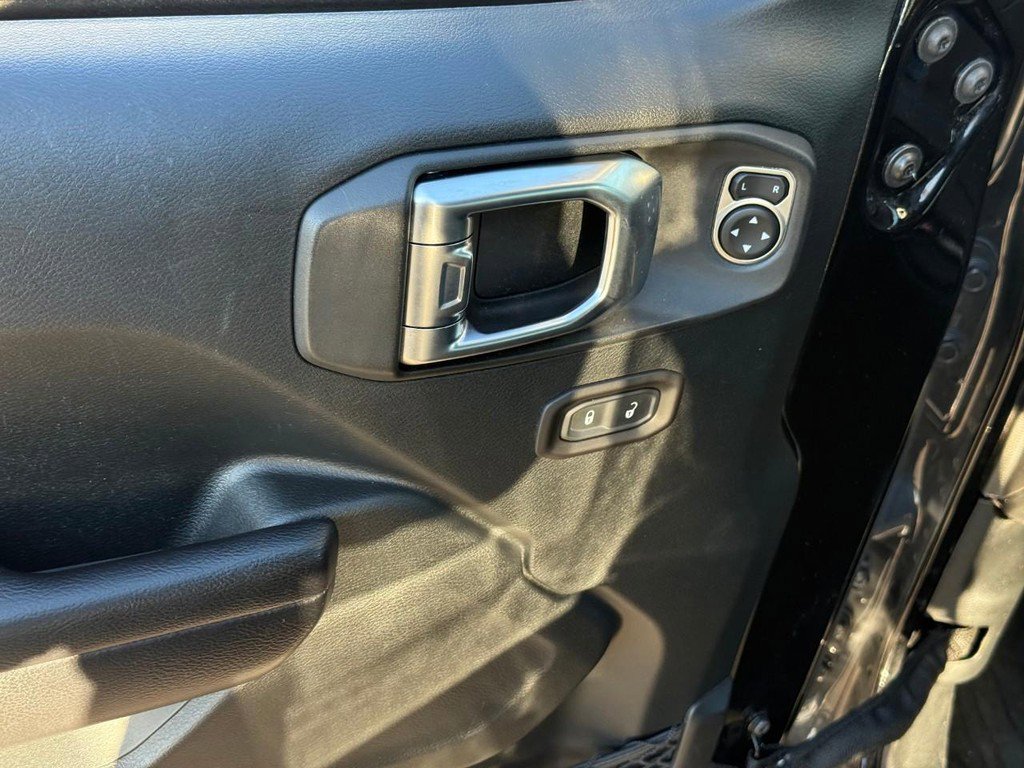 Used 2018 Jeep Wrangler Unlimited Sport S image 18