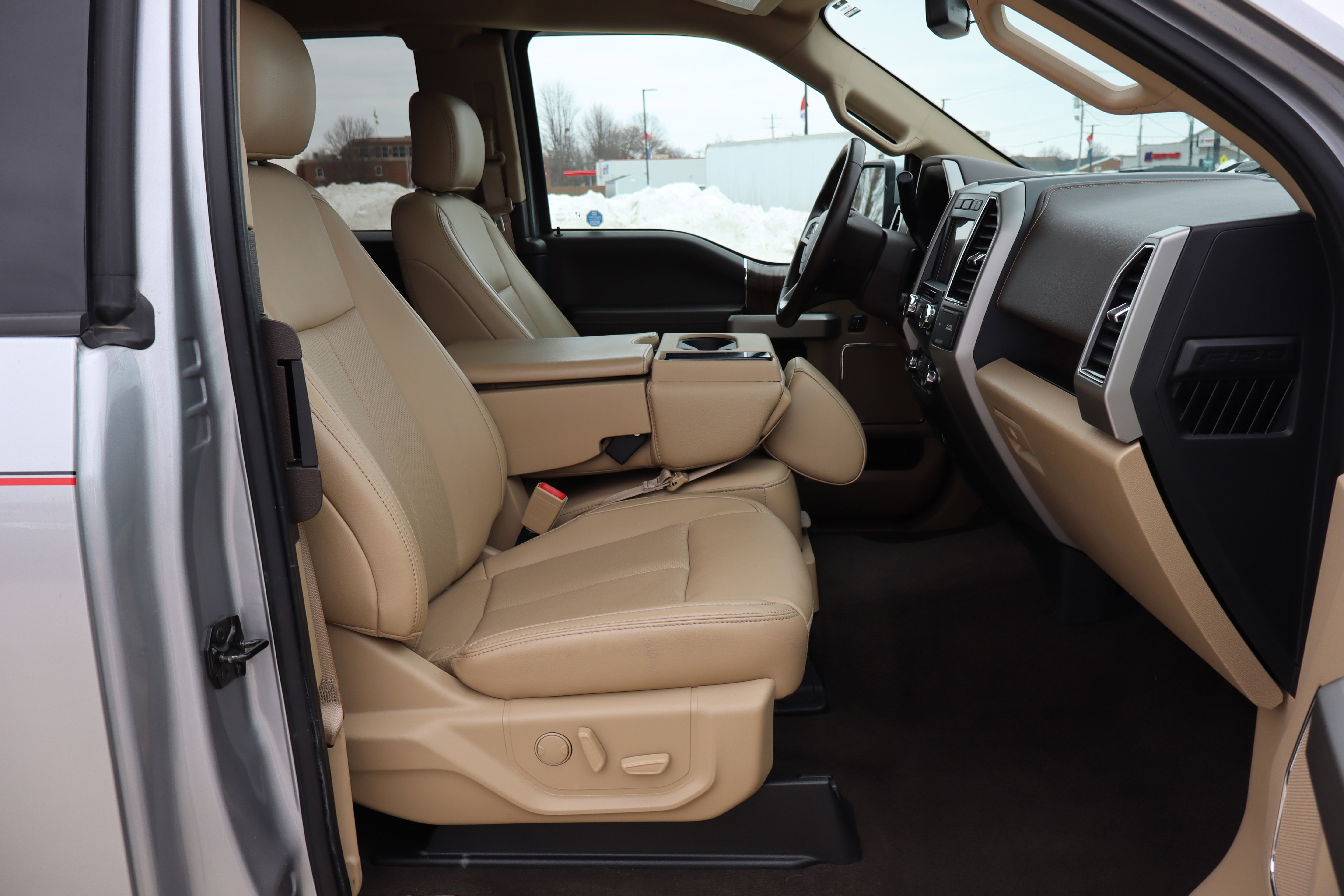 Used 2020 Ford F150 Lariat w/ Equipment Group 501A Mid image 13