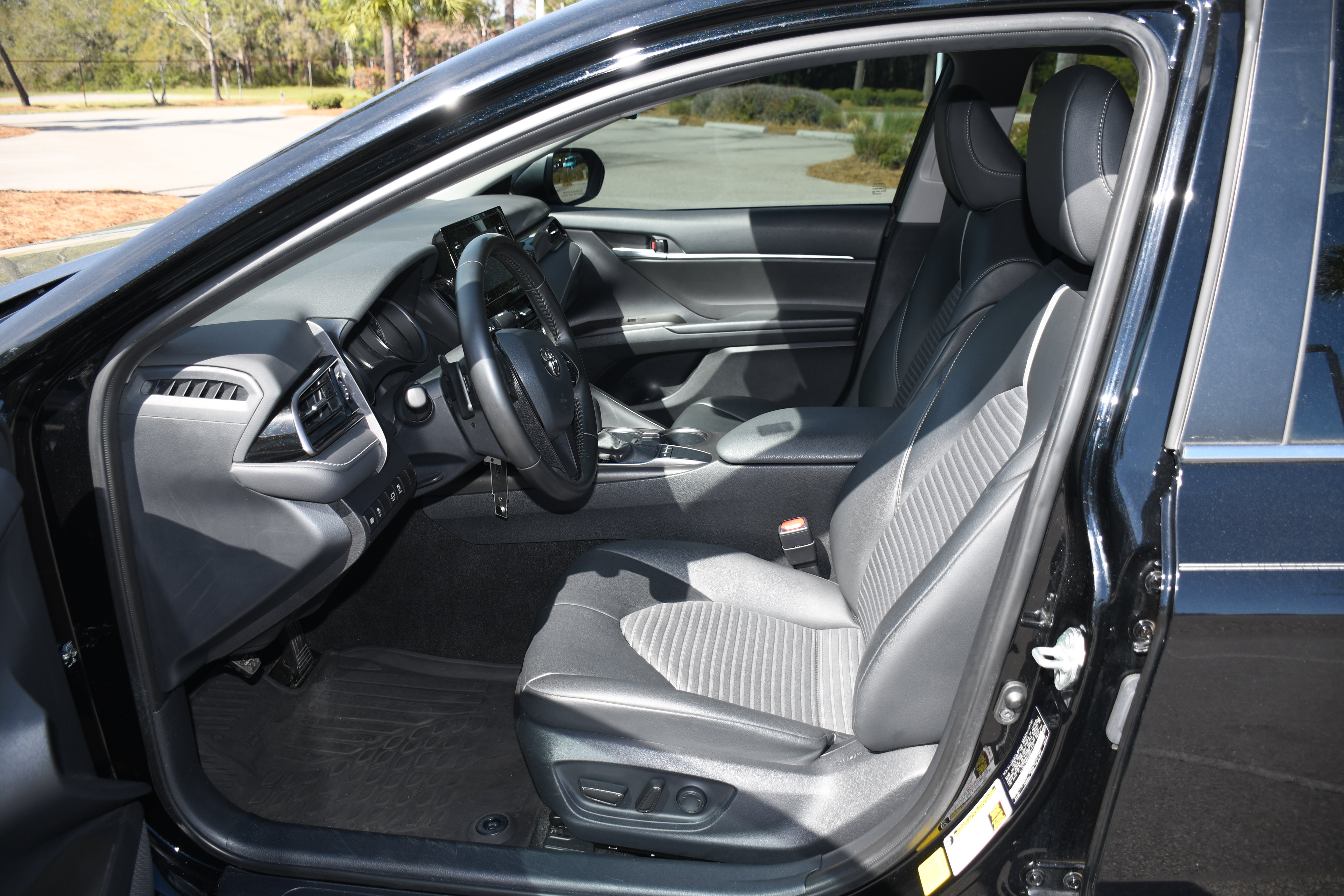 Certified 2023 Toyota Camry SE FWD image 7