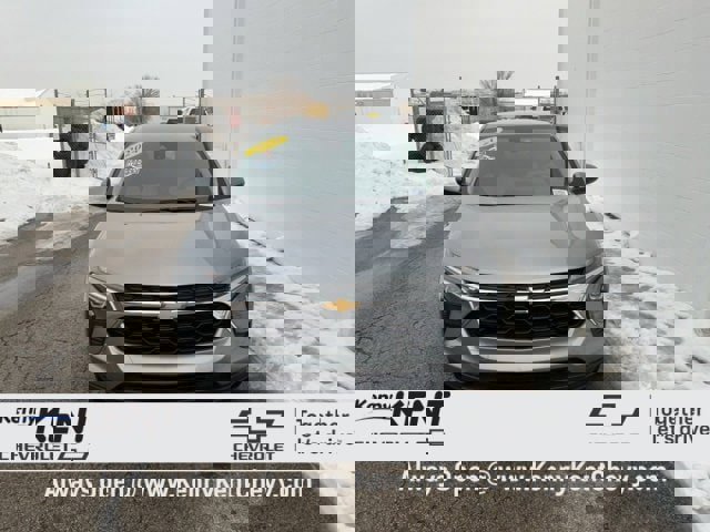 Used 2024 Chevrolet Trax LS w/ LS Convenience Package image 5