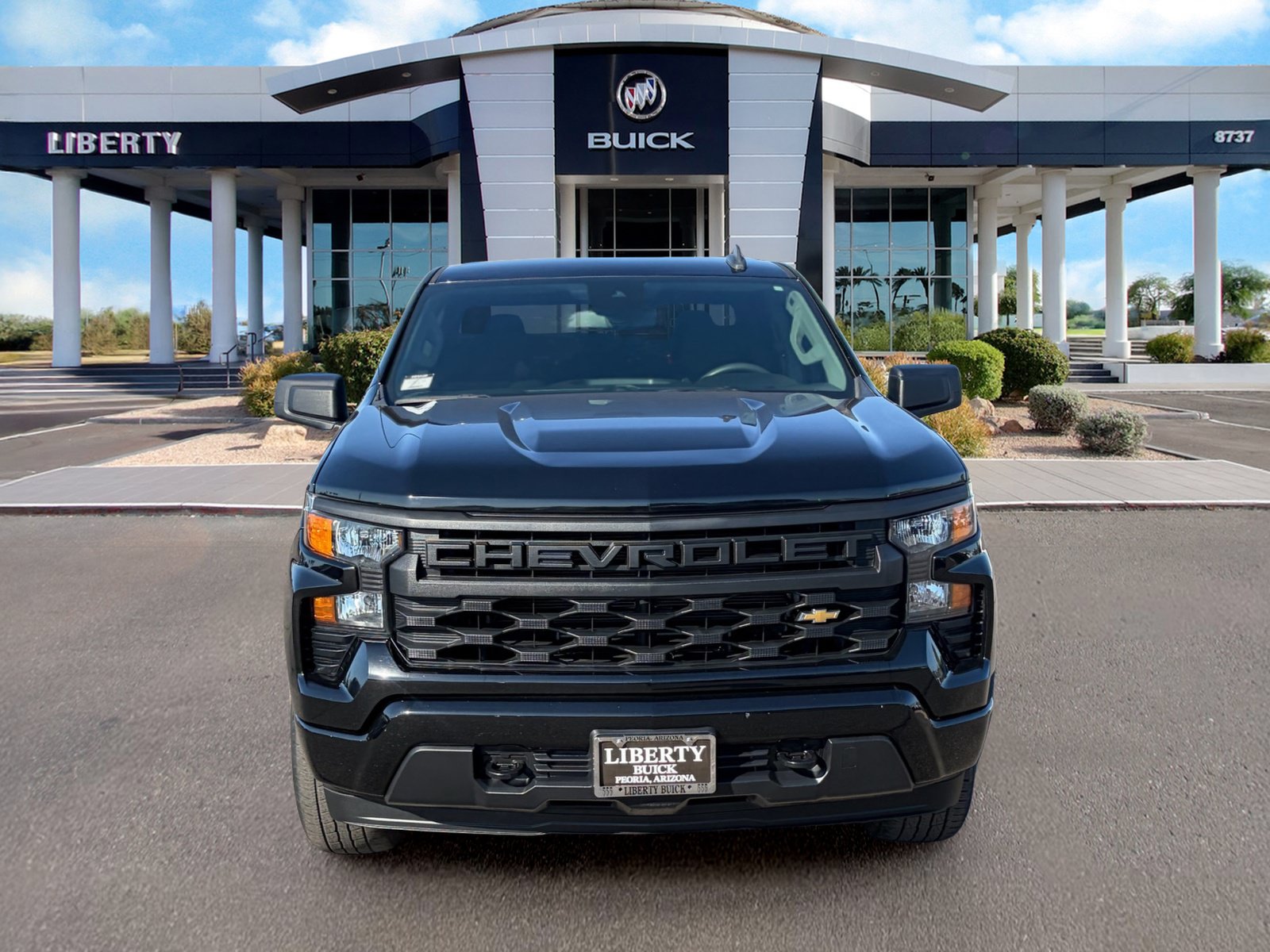 Used 2022 Chevrolet Silverado 1500 Custom w/ LPO, Dark Essentials Package RWD image 5