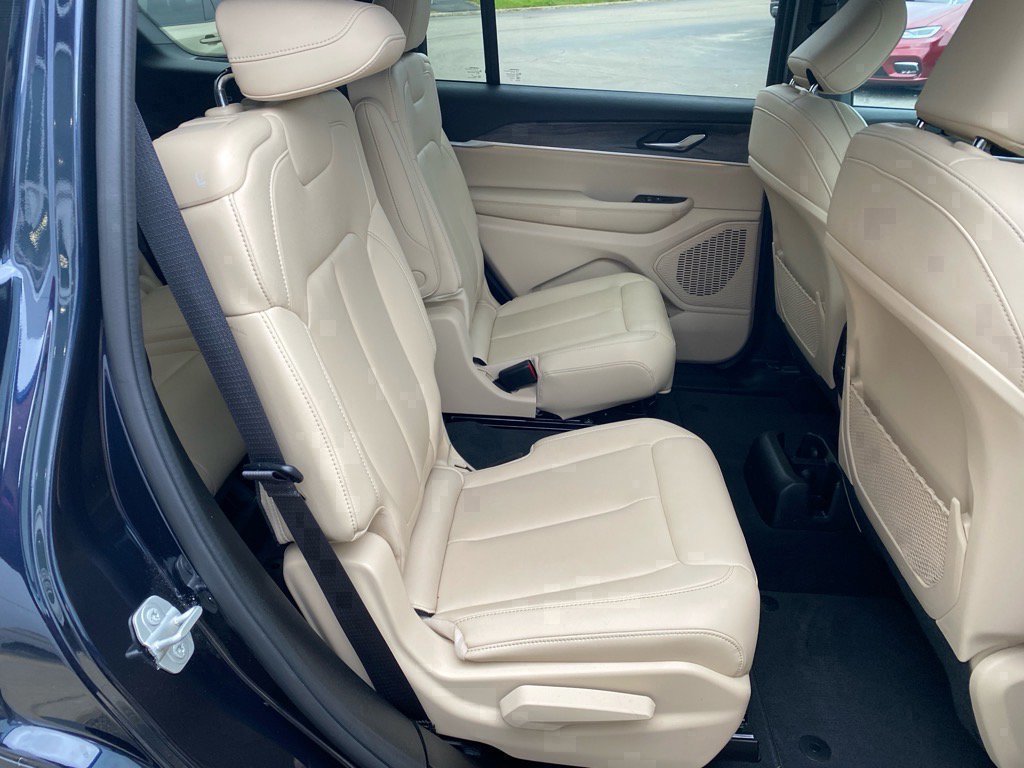 Used 2024 Jeep Grand Cherokee L Limited image 26