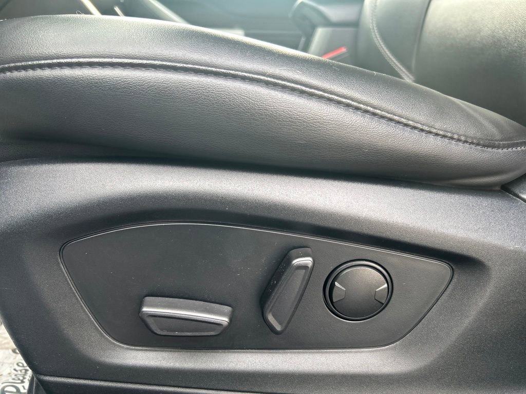 Used 2023 Ford Explorer XLT w/ Equipment Group 202A image 22