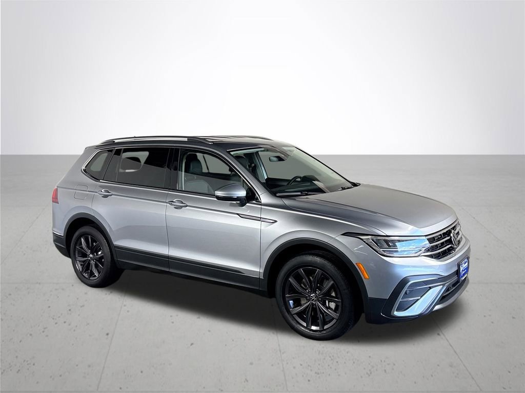 Used 2024 Volkswagen Tiguan SE image 4