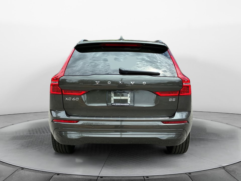Used 2022 Volvo XC60 B5 Momentum w/ Protection Package Premier FWD image 6