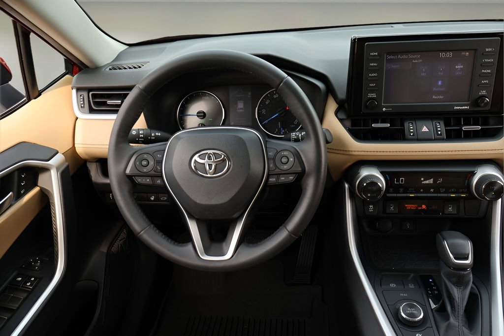 Certified 2021 Toyota RAV4 XLE Premium AWD/4WD image 14