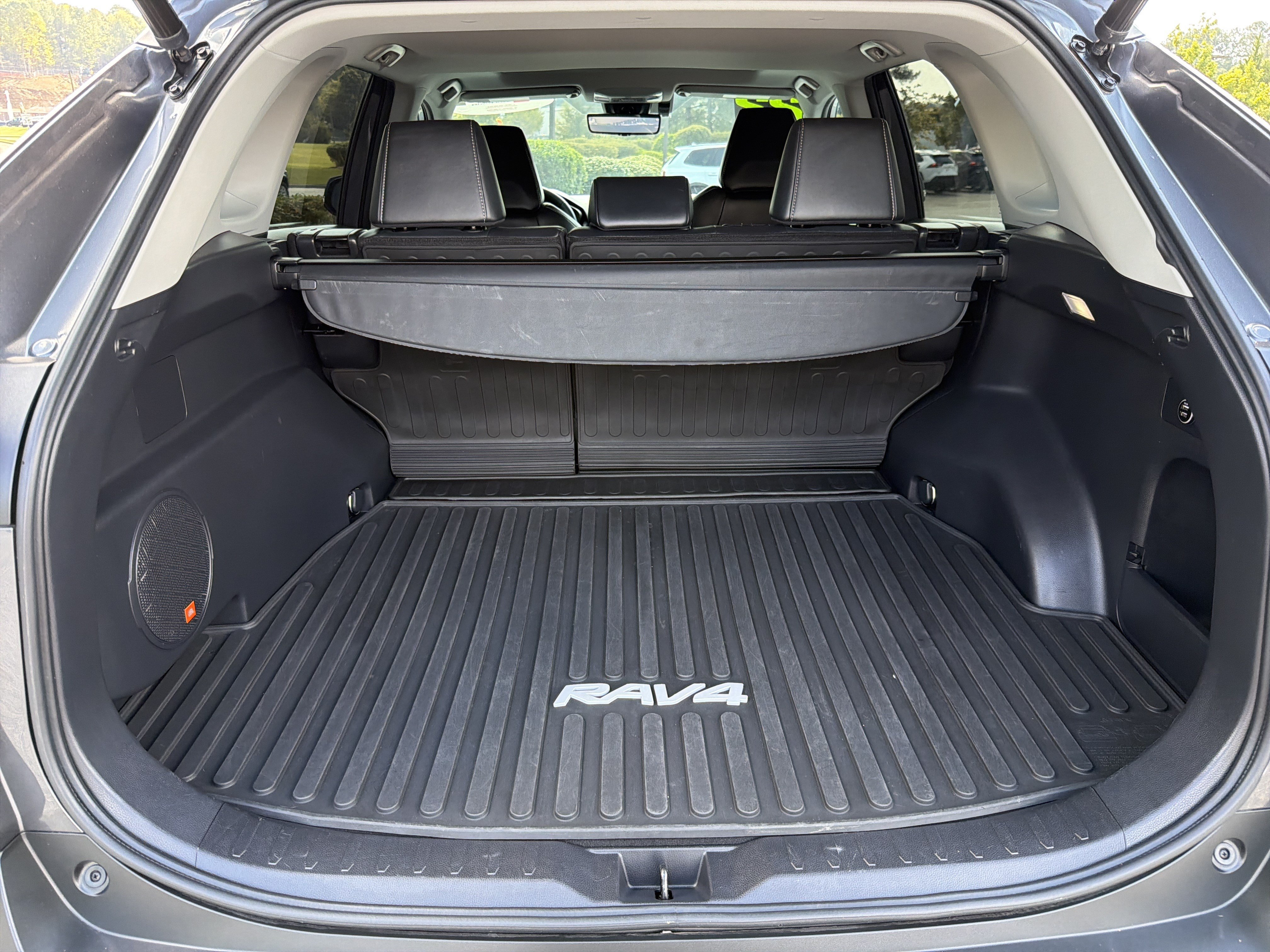 Certified 2022 Toyota RAV4 XLE Premium AWD/4WD image 28