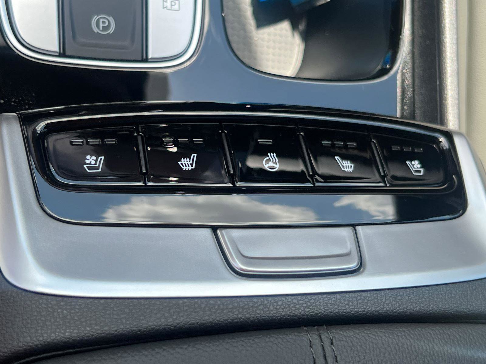 Certified 2024 Hyundai Santa Cruz Limited image 24