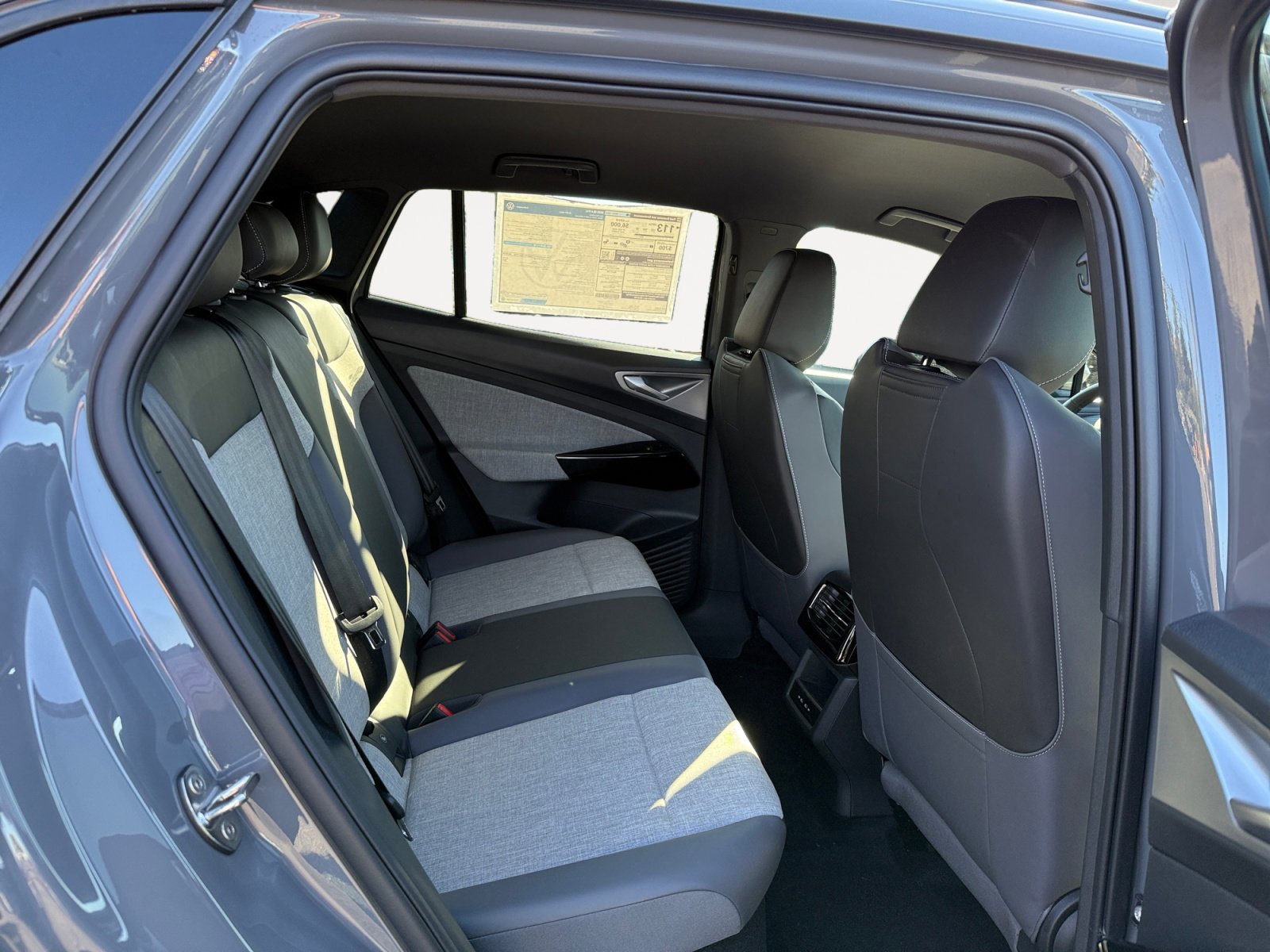 New 2025 Volkswagen ID.4 Pro RWD image 18
