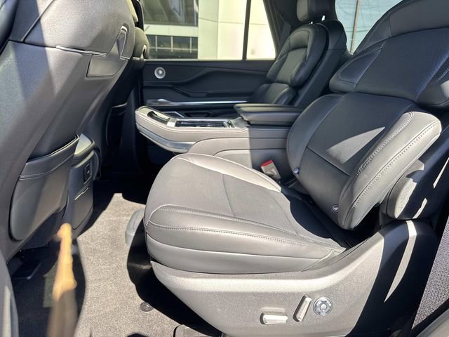 New 2025 Lincoln Navigator Reserve w/ Jet Appearance Package image 17