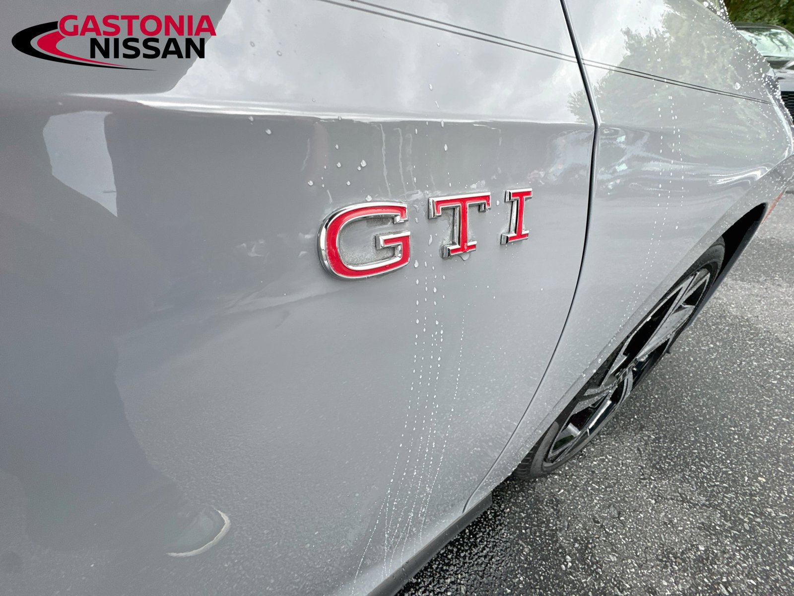 Used 2025 Volkswagen GTI SE FWD image 43
