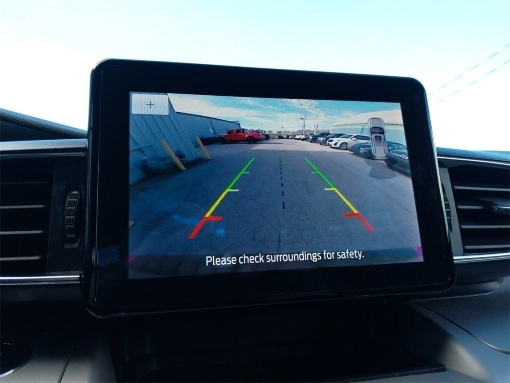 Used 2024 Ford Explorer XLT w/ Equipment Group 202A image 17