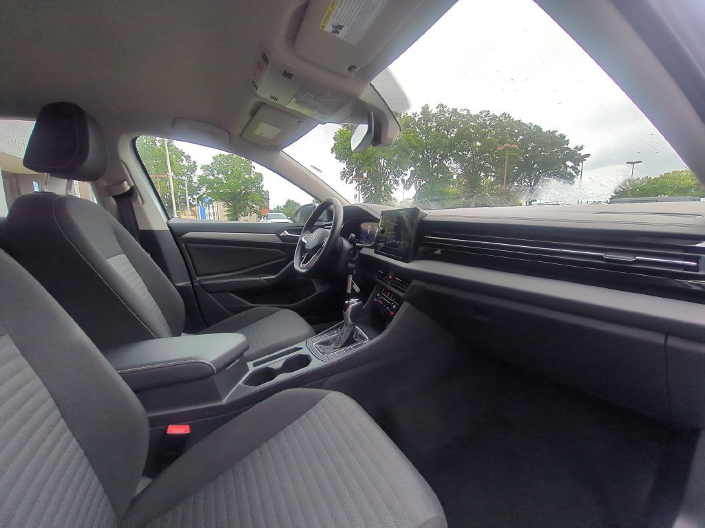Used 2025 Volkswagen Jetta S FWD image 31