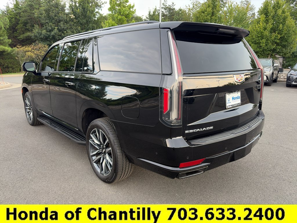 Used 2021 Cadillac Escalade ESV Sport AWD/4WD image 5
