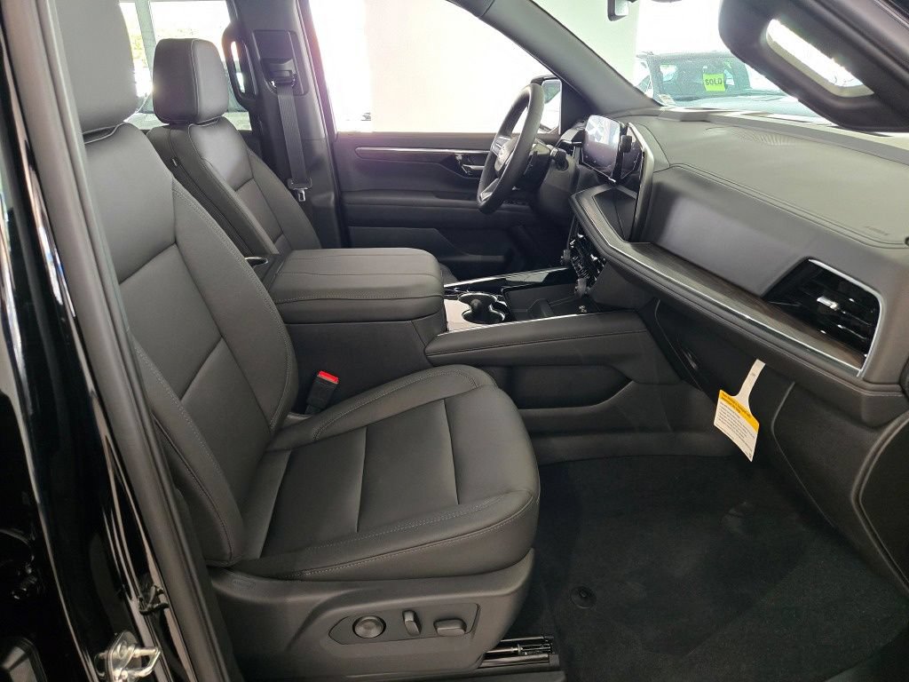 New 2026 Chevrolet Suburban Z71 w/ Comfort Package AWD/4WD image 6