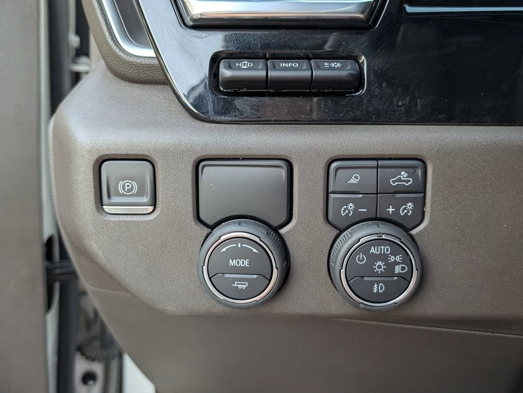 Certified 2022 Chevrolet Silverado 1500 LTZ w/ Technology Package RWD image 15