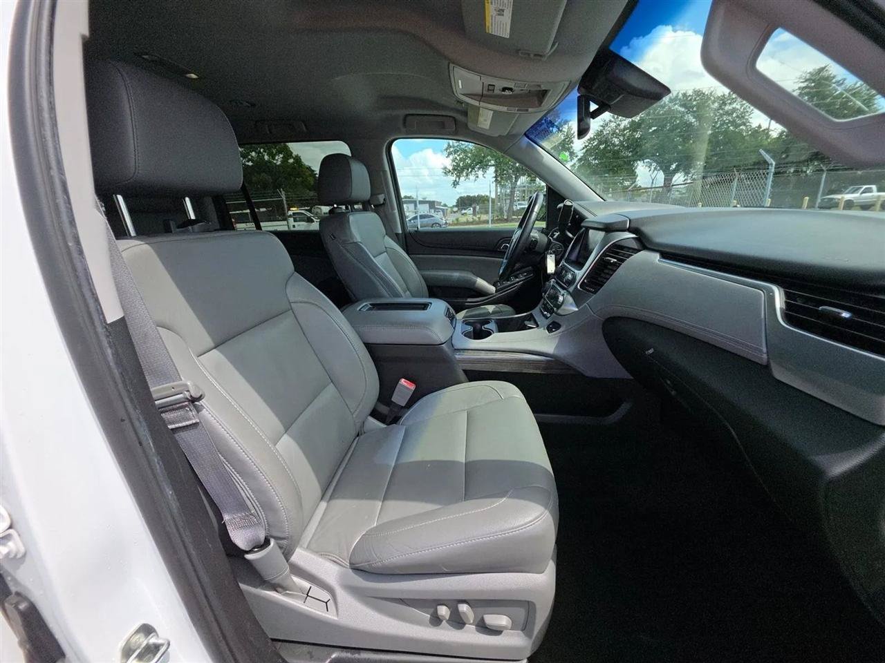 Used 2015 Chevrolet Suburban LT RWD image 14