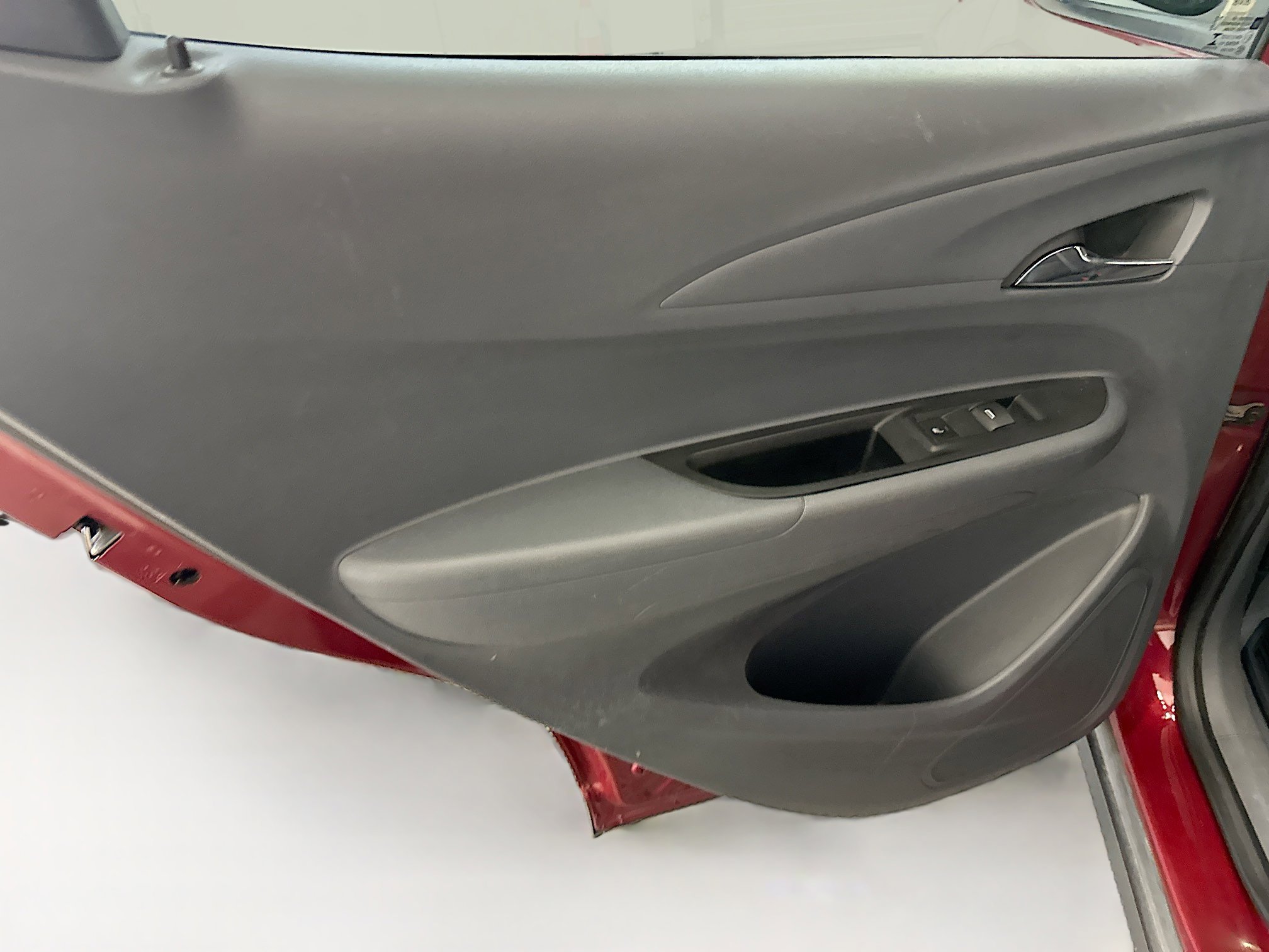 Used 2019 Chevrolet Bolt Premier w/ Infotainment Package image 26