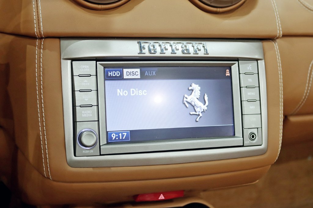 Used 2011 Ferrari California RWD image 22