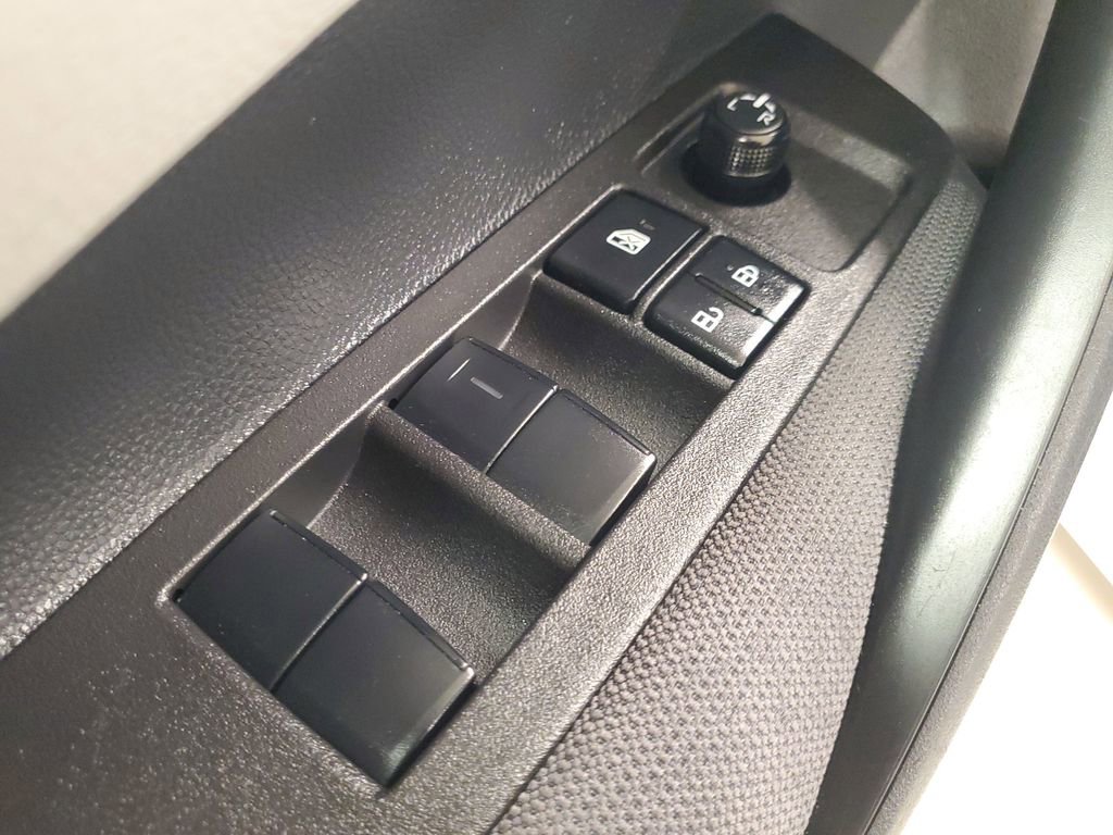 Used 2025 Toyota Corolla LE image 18
