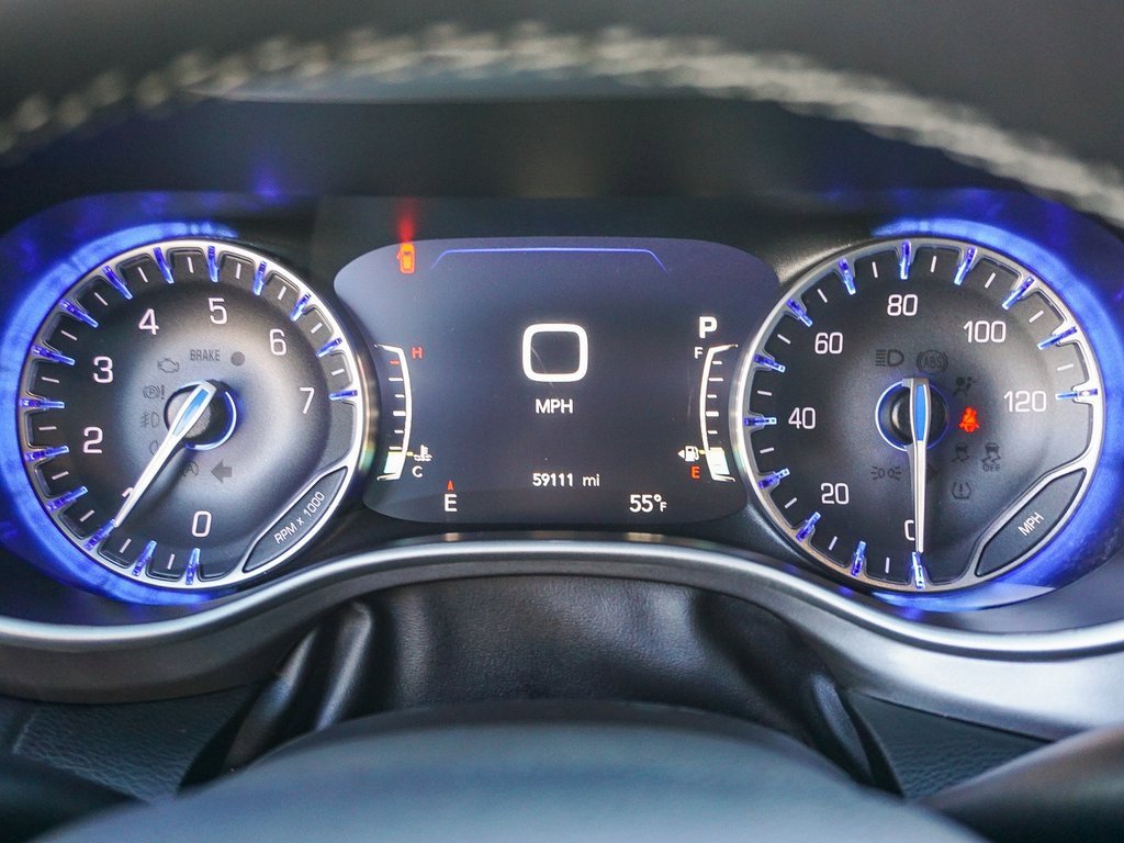 Used 2024 Chrysler Pacifica Touring-L image 22