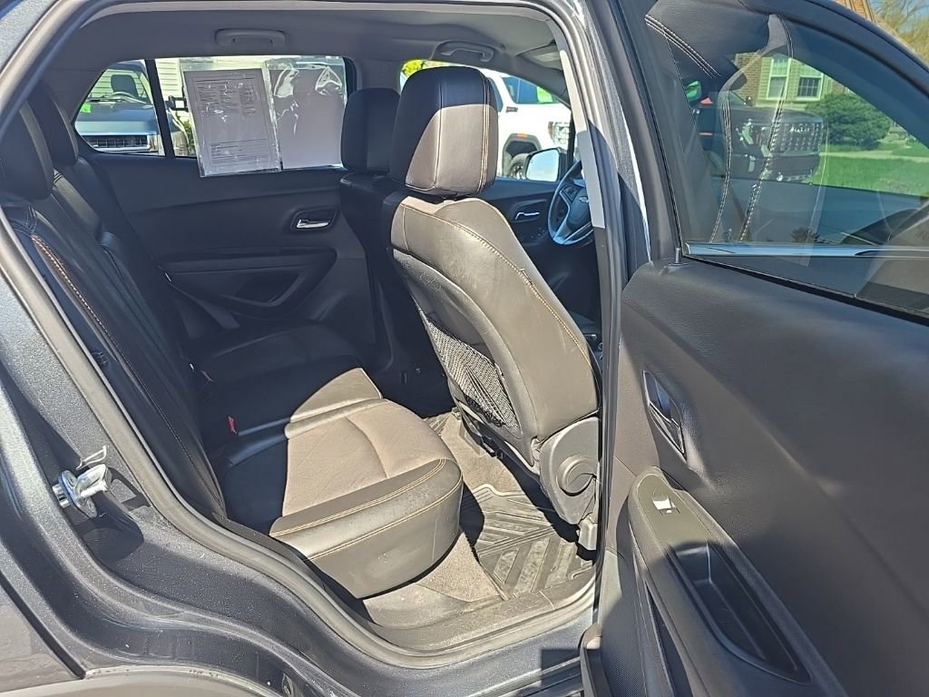 Used 2017 Chevrolet Trax LT w/ LT Convenience Package AWD/4WD image 15