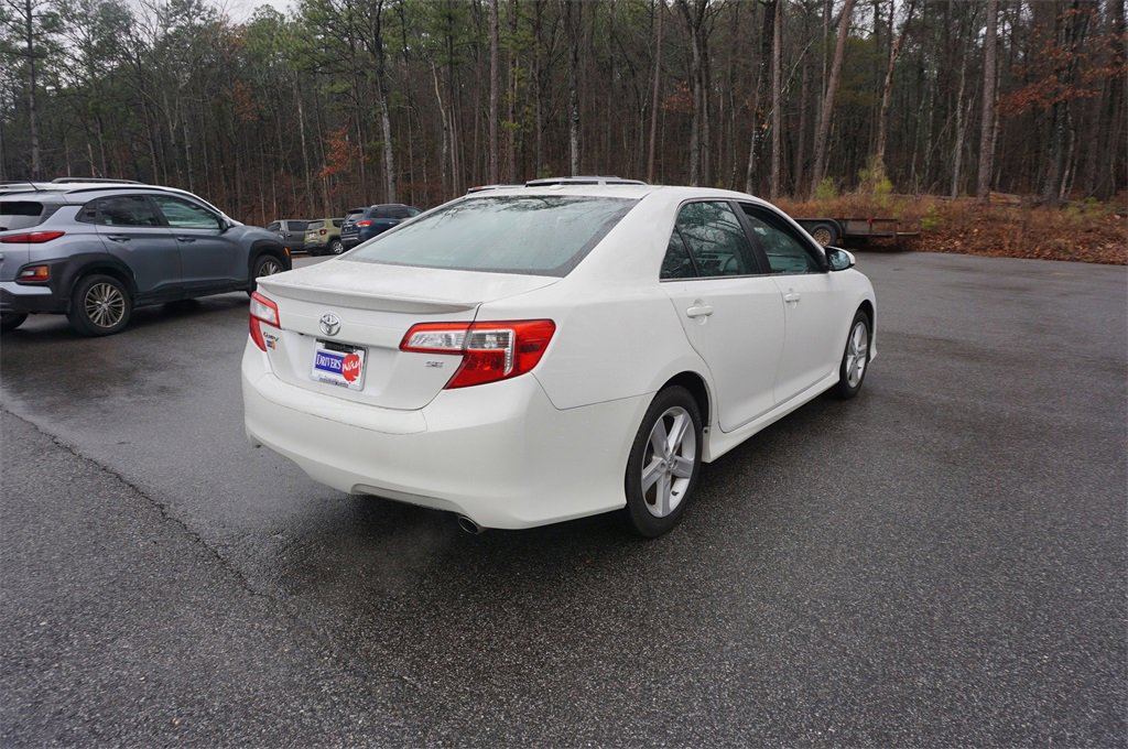 Used 2014 Toyota Camry SE image 19