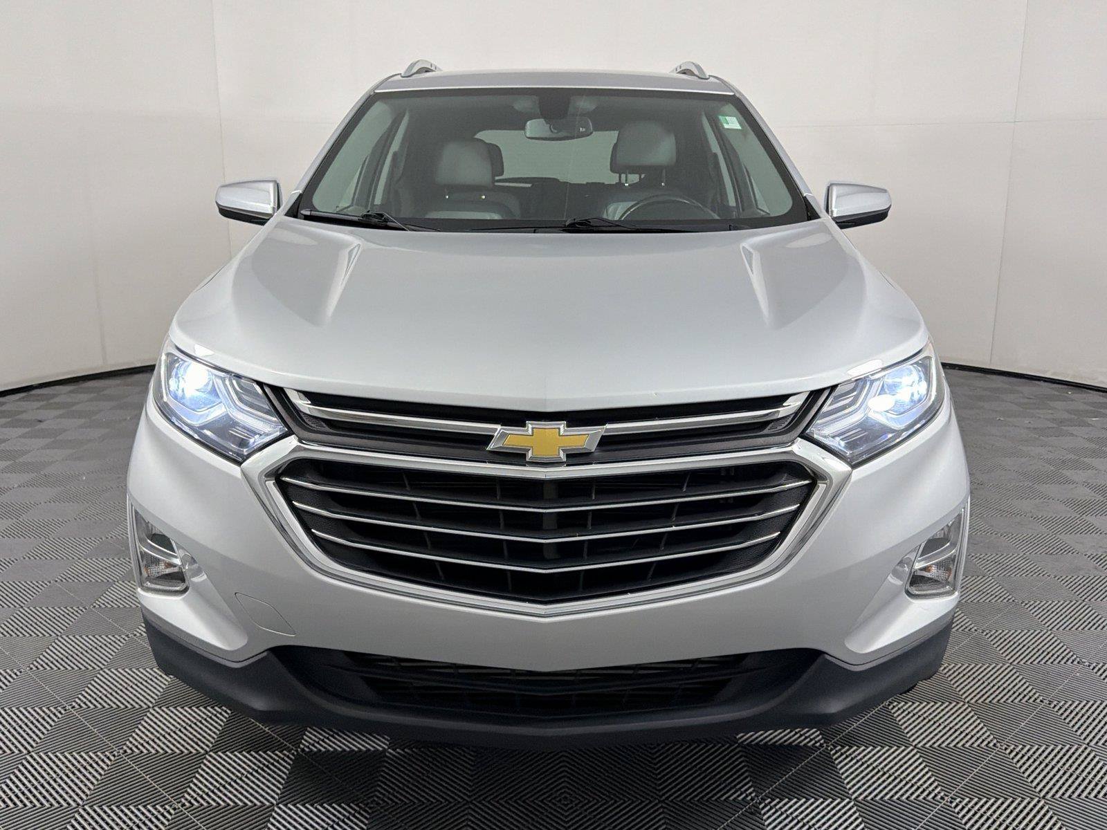 Used 2018 Chevrolet Equinox Premier FWD image 2