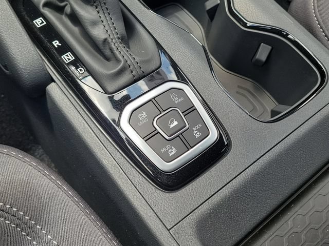 New 2026 Nissan Frontier SV w/ All-Weather Content Package AWD/4WD image 32