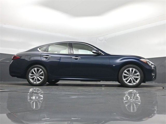 Used 2017 INFINITI Q70 3.7 image 60