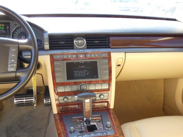 Used 2004 Volkswagen Phaeton W12 image 12